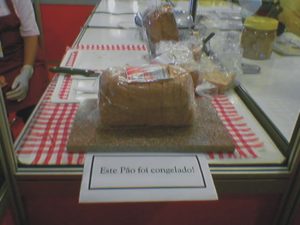 Leia mais sobre o artigo Como Congelar Pão – Tenha Sempre Seu Alimento Fresquinho Todo Dia!